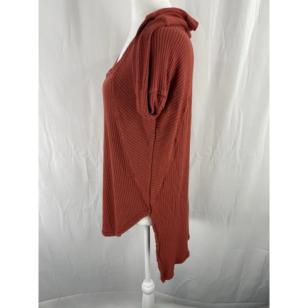 Free People Ventura Thermal Top in a Orange red waffle knit high-low hem Medium